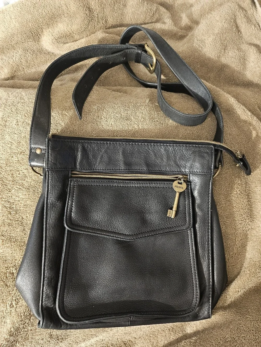 Vintage Fossil Black Pebble Leather Crossbody Purse Handbag Key
